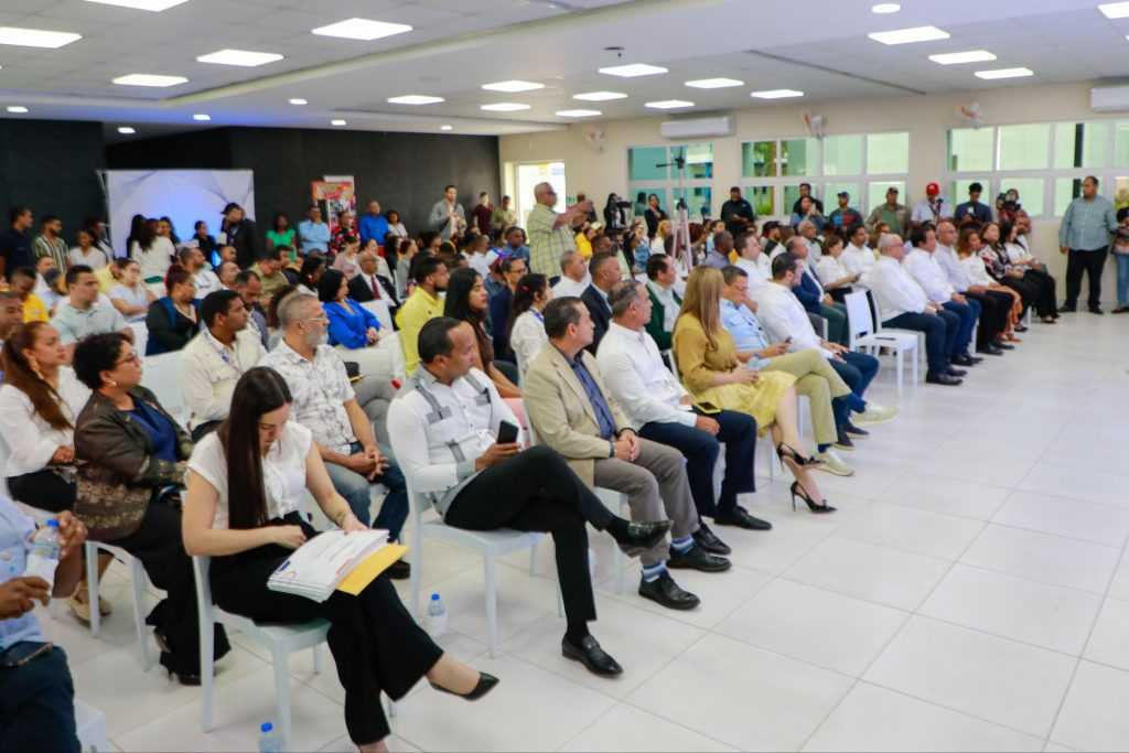 PROMIPYME Entrega RD0 millones en créditos a 225 micro y pequeños empresarios en La Altagraciva