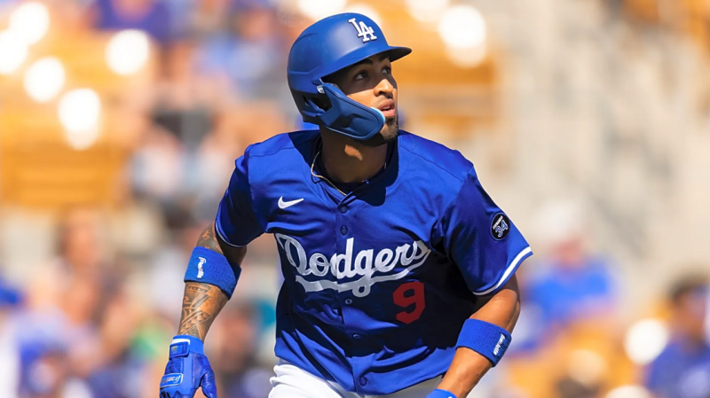 El jardinero de Grandes Ligas Eddie Rosario es contratado por los Toros