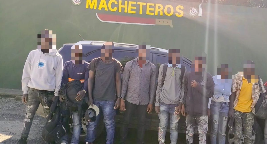 Migración afirma que detiene a 1,385 indocumentados y deporta a otros 1,151