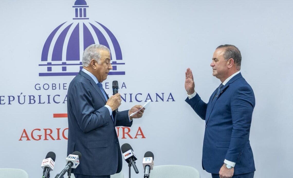 Nuevo ministro de Agricultura reafirma su compromiso con la seguridad agroalimentaria tras ser juramentado Nuevo ministro de Agricultura reafirma su compromiso con la seguridad agroalimentaria tras ser juramentado