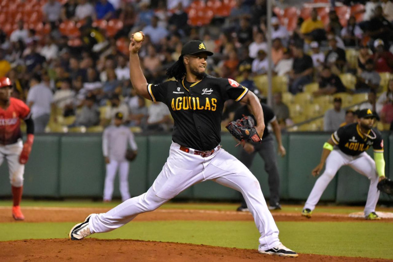 Águilas derrotan a Leones y se acercan a dos juegos