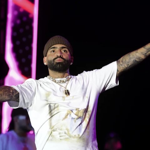 Arcángel lanza su nuevo disco “La 8va Maravilla”