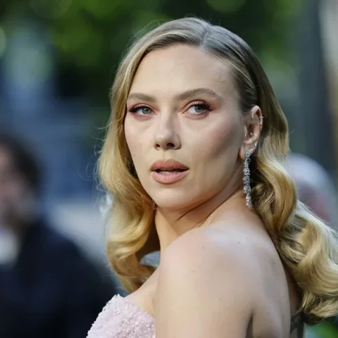 Scarlett Johansson y Cate Blanchett encabezan protesta contra la IA y la explotación de artistas