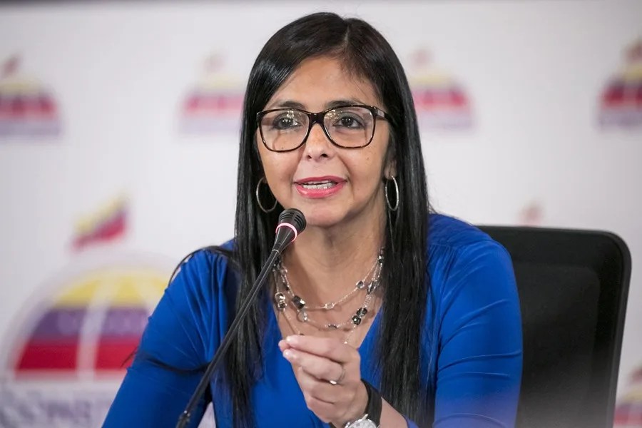 Delcy Rodrรญguez propone convocar un "verdadero diรกlogo polรญtico" en Venezuela que incluya a la oposiciรณn Delcy Rodrรญguez propone convocar un "verdadero diรกlogo polรญtico" en Venezuela que incluya a la oposiciรณn