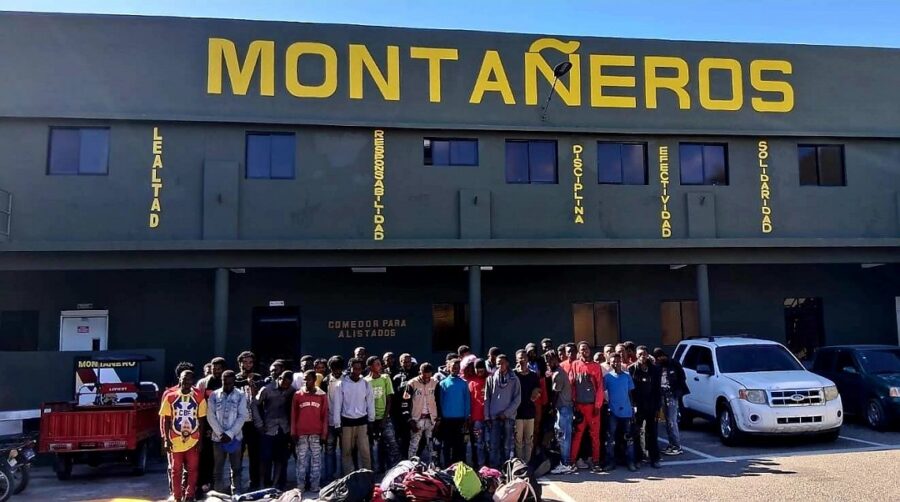 Ejรฉrcito detiene 282 haitianos indocumentados en operativos en la Regiรณn Sur Ejรฉrcito detiene 282 haitianos indocumentados en operativos en la Regiรณn Sur