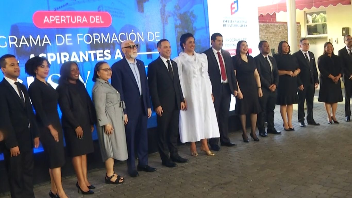 Ingresan a la Escuela Nacional de la Judicatura 13 aspirantes a jueces Ingresan a la Escuela Nacional de la Judicatura 13 aspirantes a jueces