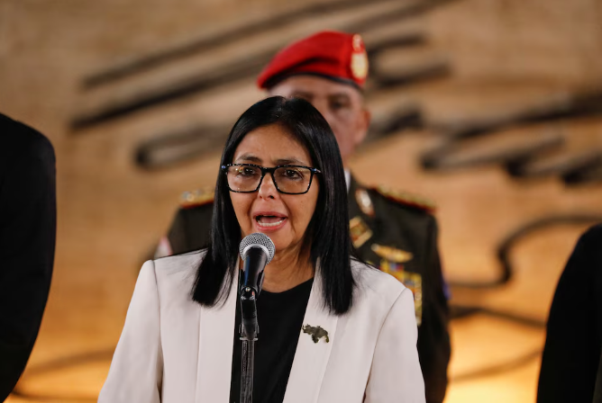 Delcy Rodrรญguez ordena cambios en 12 mandos militares designados por Maduro en Venezuela Delcy Rodrรญguez ordena cambios en 12 mandos militares designados por Maduro en Venezuela