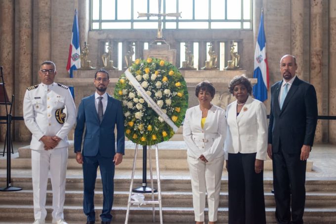 ADOU llama reforma integral y participativa sistema educativo