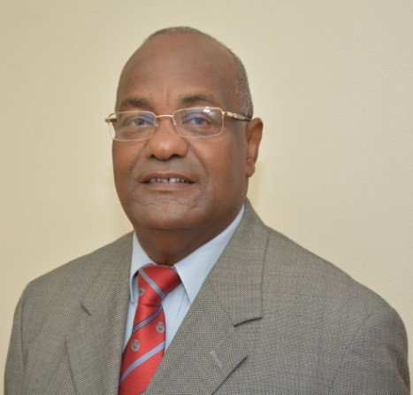 La visión aldeana, parroquiana y provinciana de los actores políticos:(La Administración Pública)