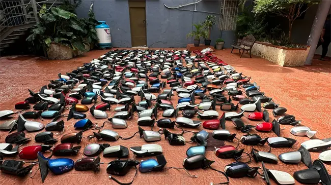 Detienen a joven con camión cargado de accesorios de vehículos presuntamente robados