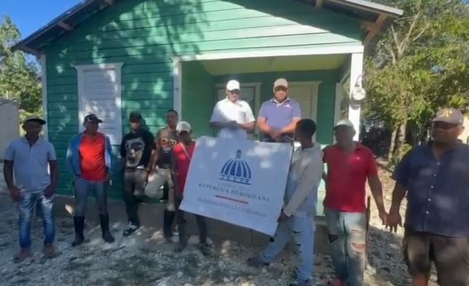 Desarrollo de la Comunidad beneficia a familias en San Juan con remozamiento de viviendas